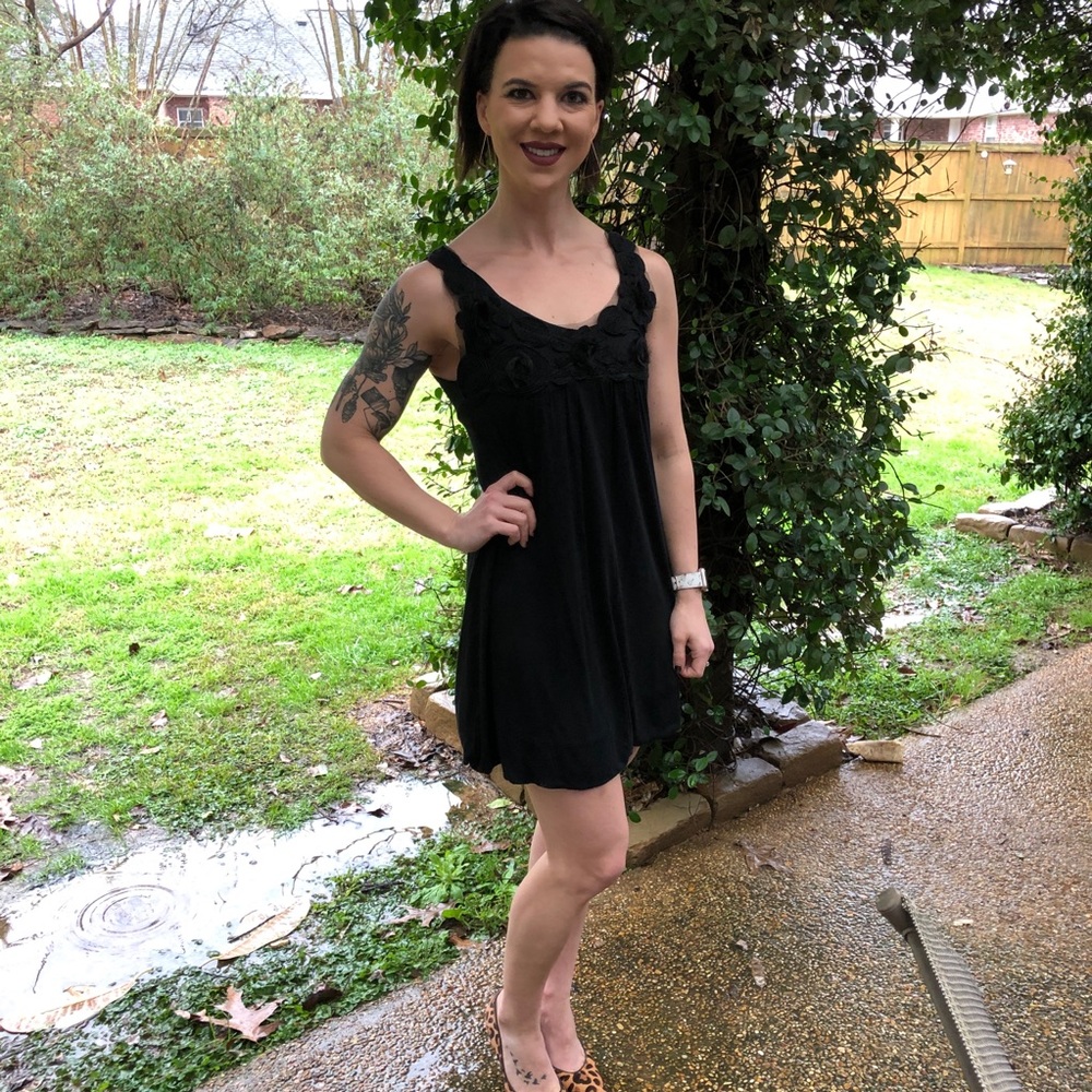 Black Sleeveless Bubble Dress